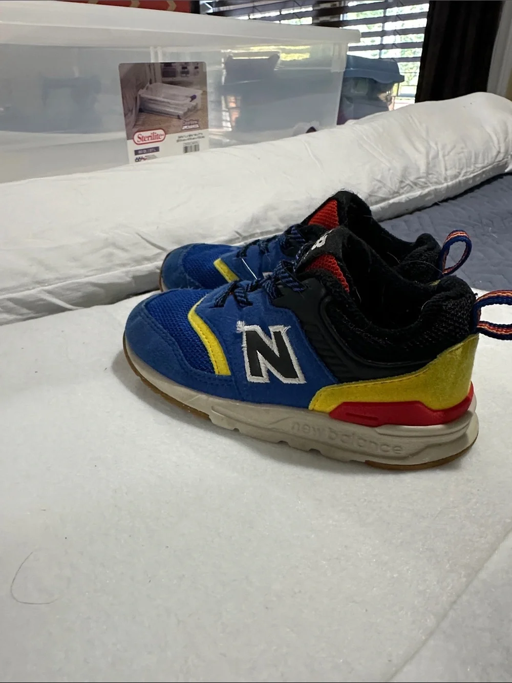 New Balance 997H Kids Royal Blue & Yellow Sneakers with Red Accents sz8
